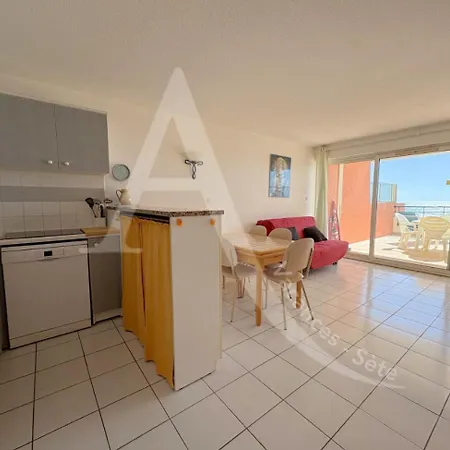 شقة 2 Chambres, Large Terrasse 1ere Ligne Mer, Piscine